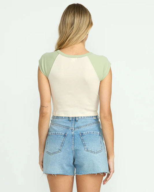 Billabong Women's Paradise Short Sleeve Raglan Tee