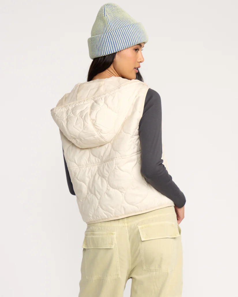 Billabong Women's Cliffs Quilted Lightweight Vest