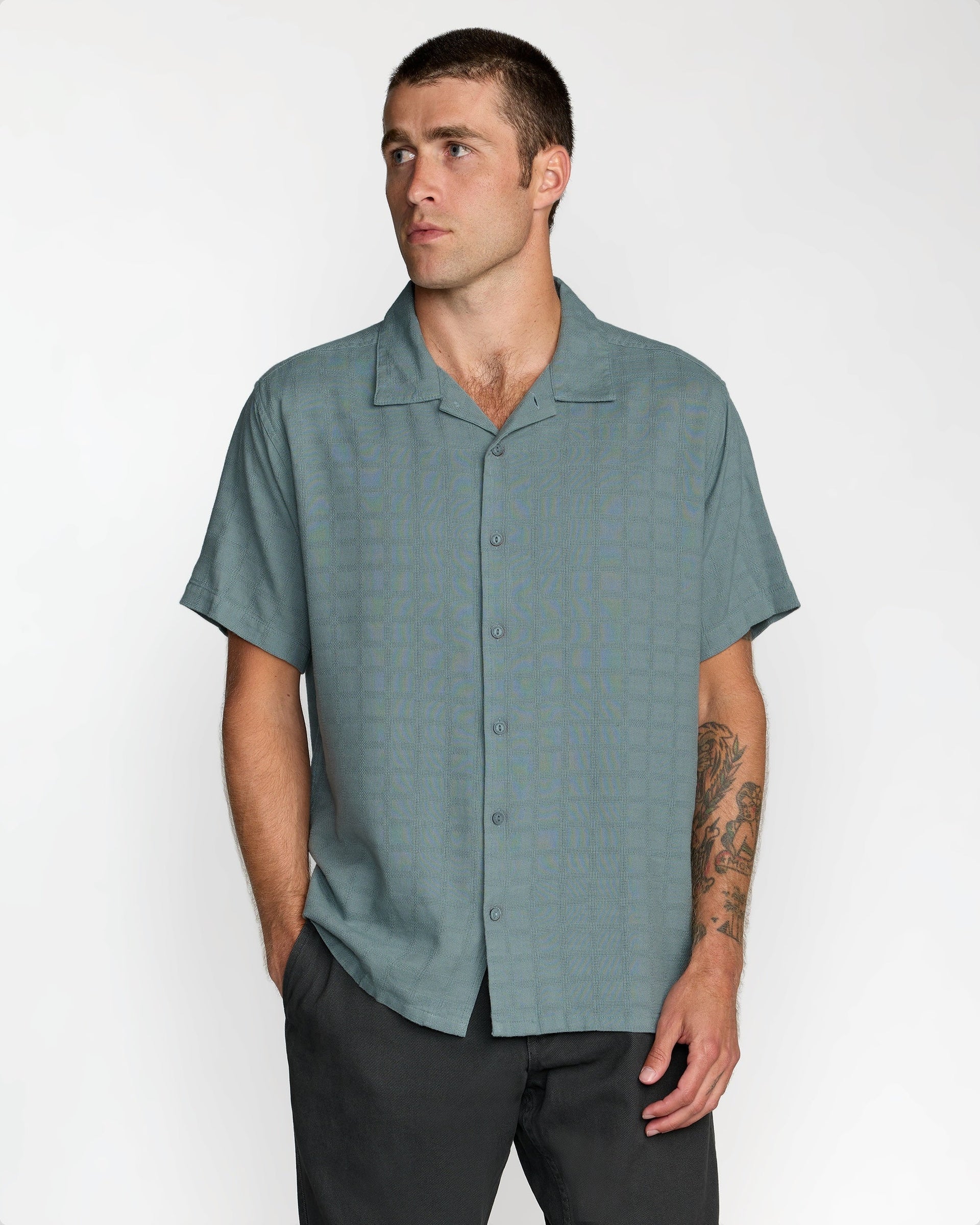 RVCA Men's Vacancy Short Sleeve Button Up