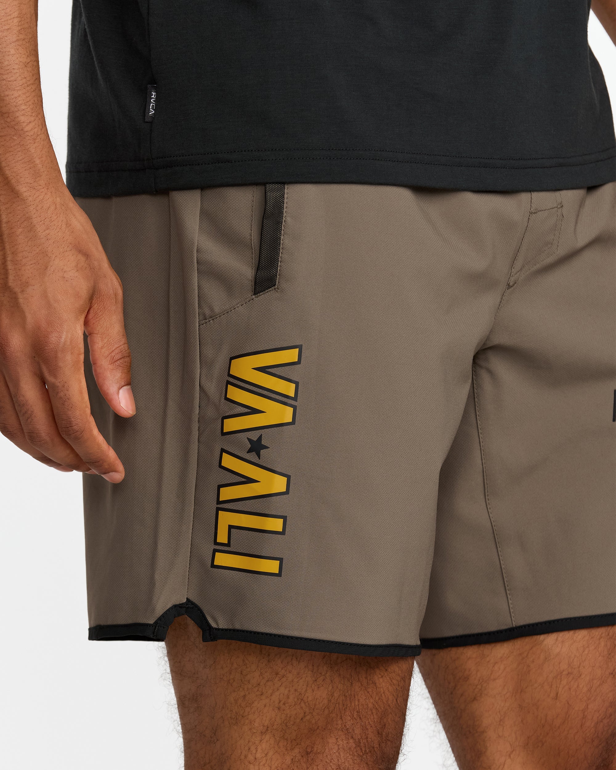 RVCA Men's  VA X Ali Yogger Stretch 17"