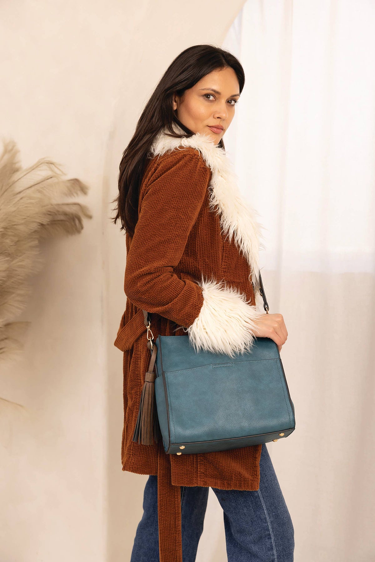 Jen & Co. Lyla 2-in-1 Bucket Bag w/ Guitar Strap