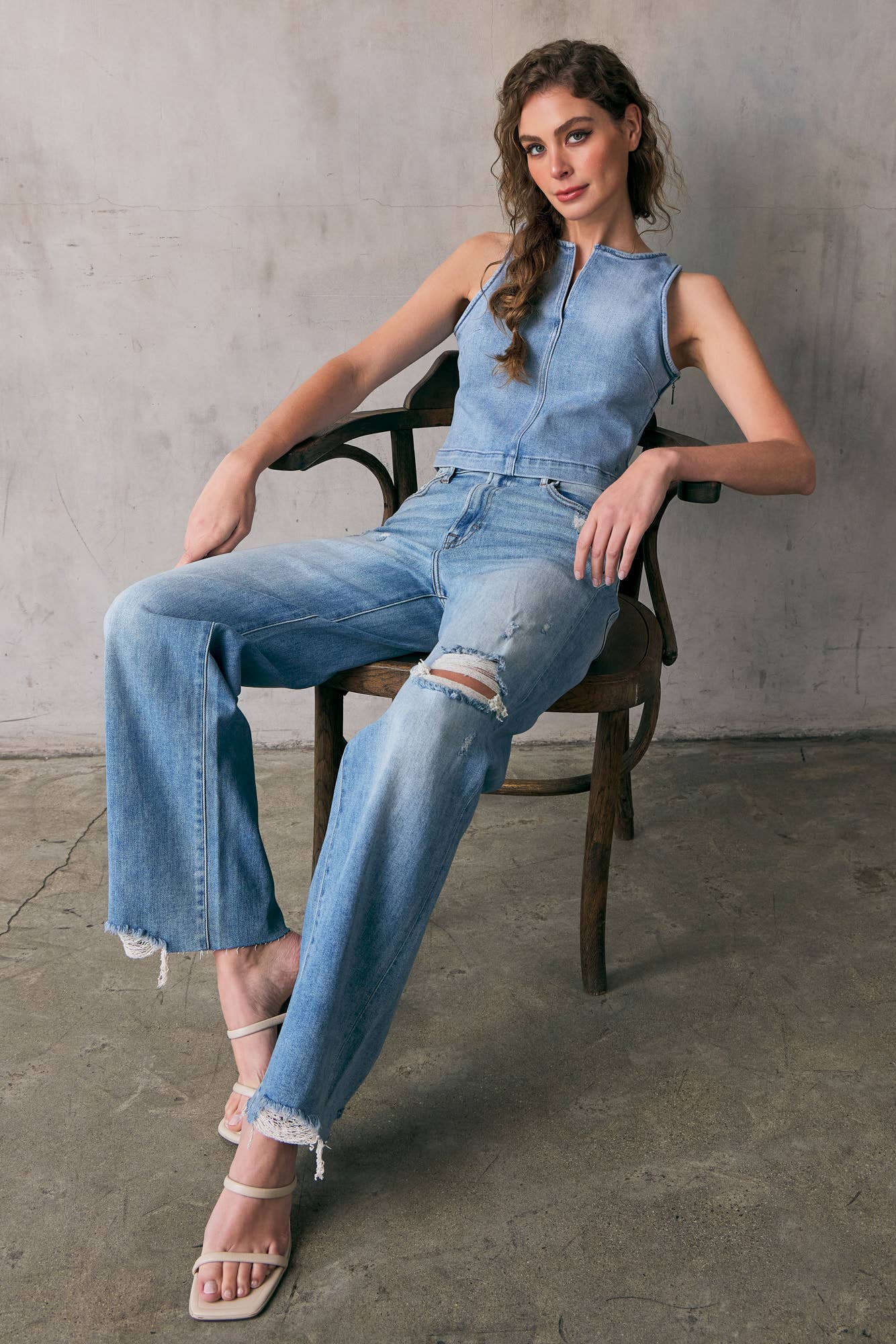 Hidden Women's Logan Distressed Dad Jeans