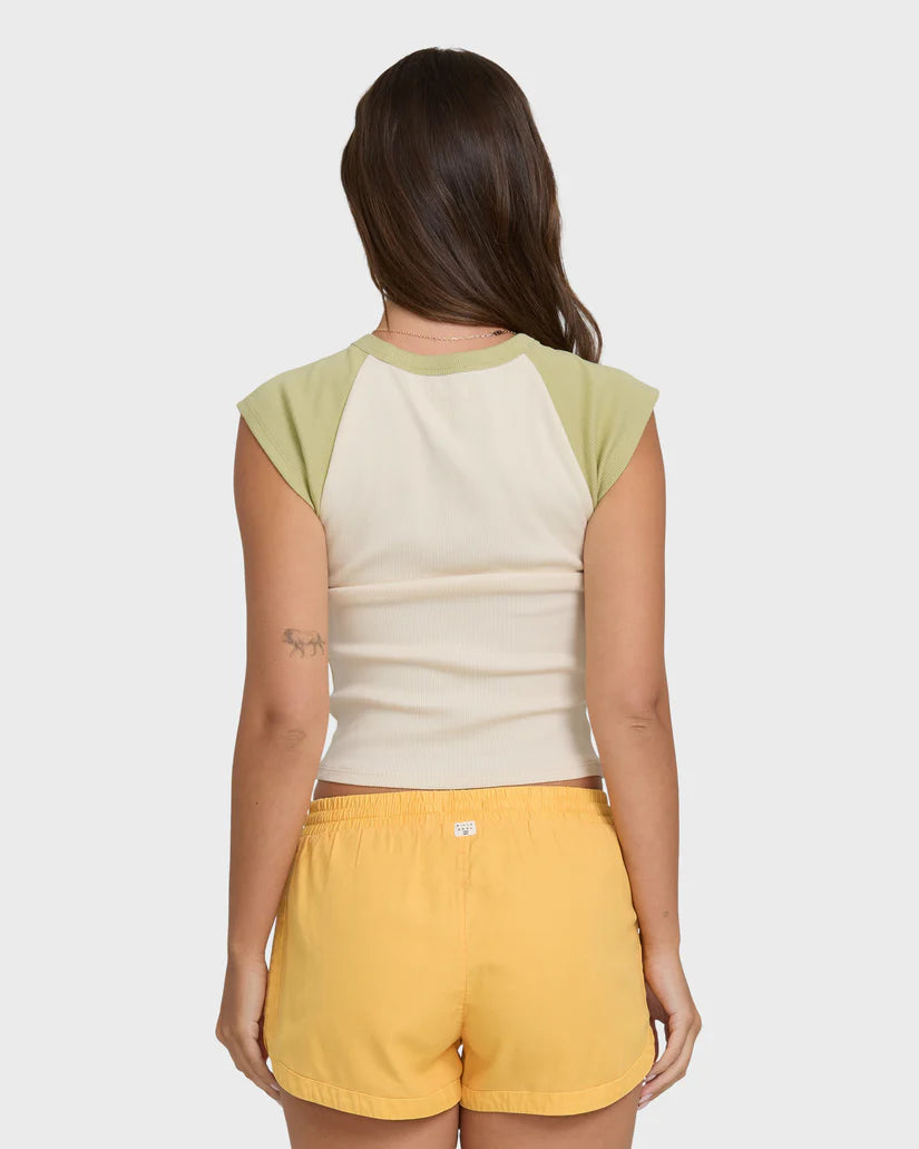 Billabong Women's Horizon Raglan