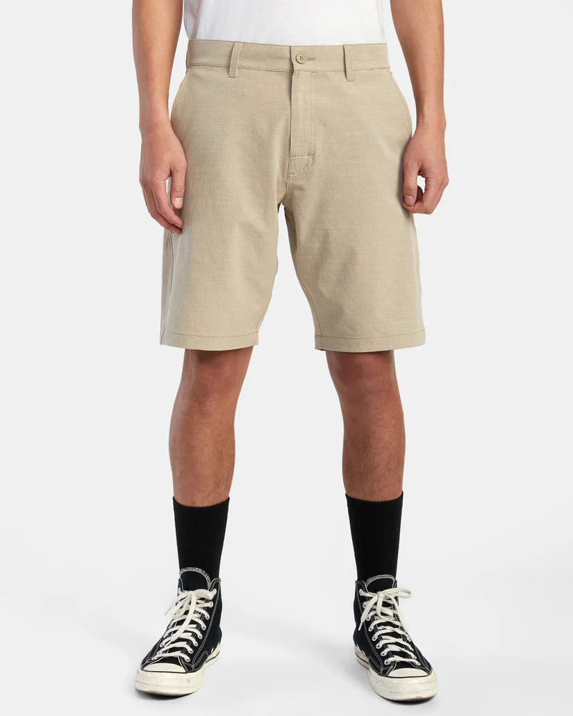 BALANCE HYBRID 20" SHORTS