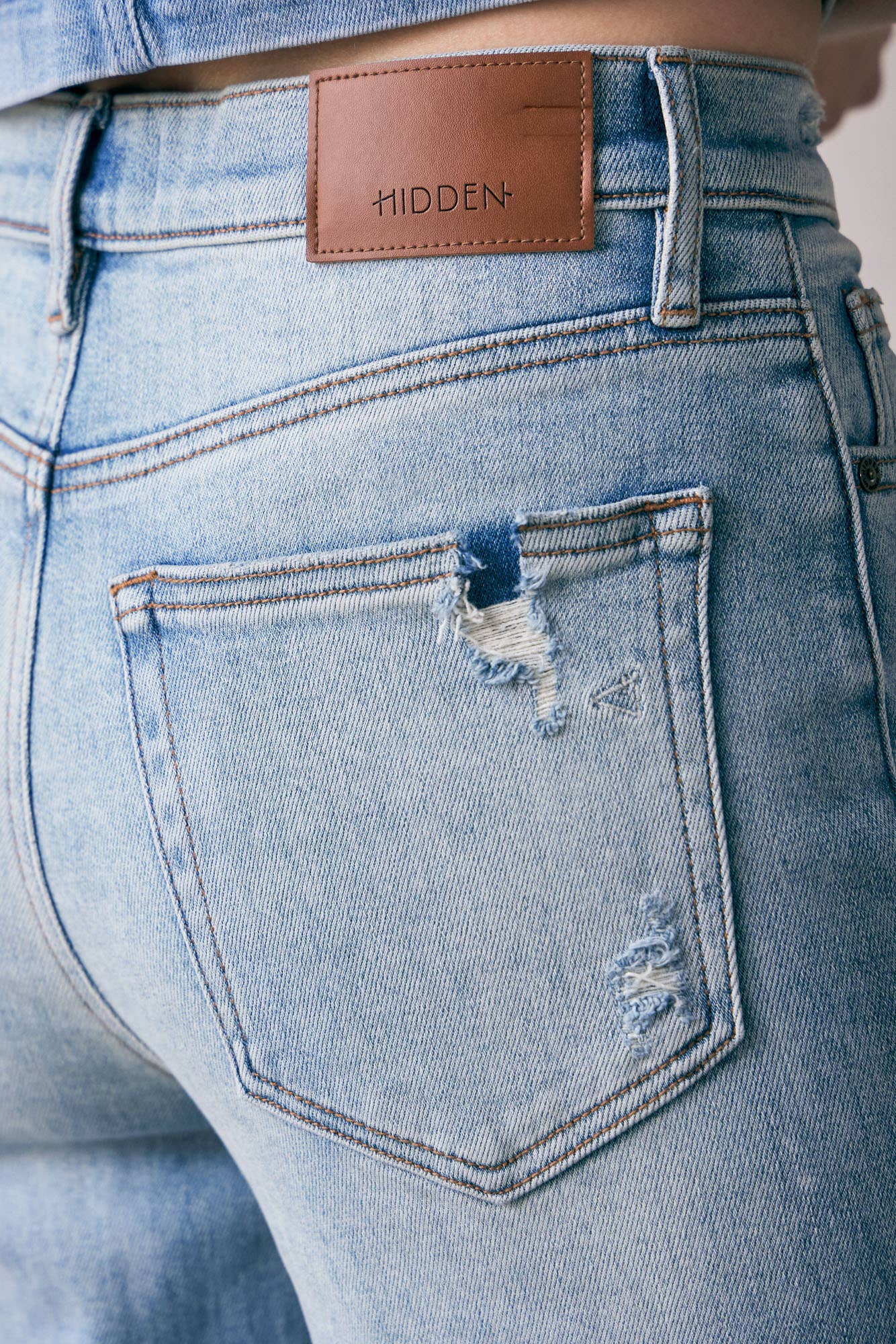 Hidden Women's Logan Distressed Dad Jeans